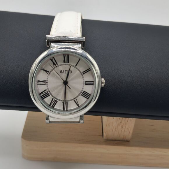 Vintage 1990s Mateo Quartz Watch Silver Tone Case, Roman Numerals, Japan Mov’t main image 3